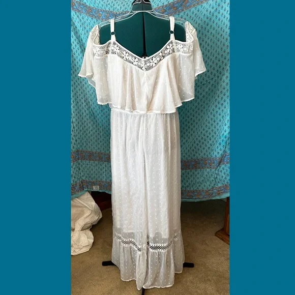 Ashley Nell Tipton | Dresses | 2x Ivory Lace Trimmed Cold Shoulder Maxi Dress | Poshmark Ashley Nell Tipton | Dresses | 2x Ivory Lace Trimmed Cold Shoulder Maxi Dress | Poshmark